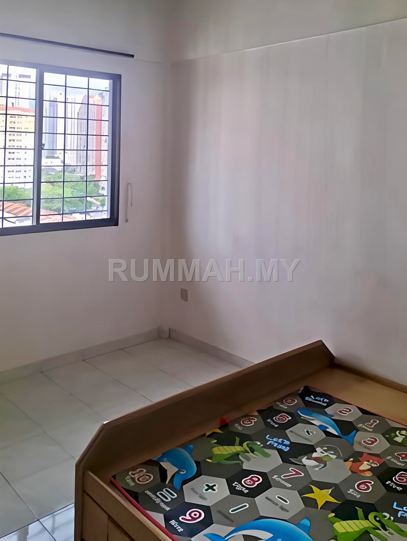 3-bedroom condo in Jelutong, Penang for rent - Eastern Court, Jelutong, Penang 11600