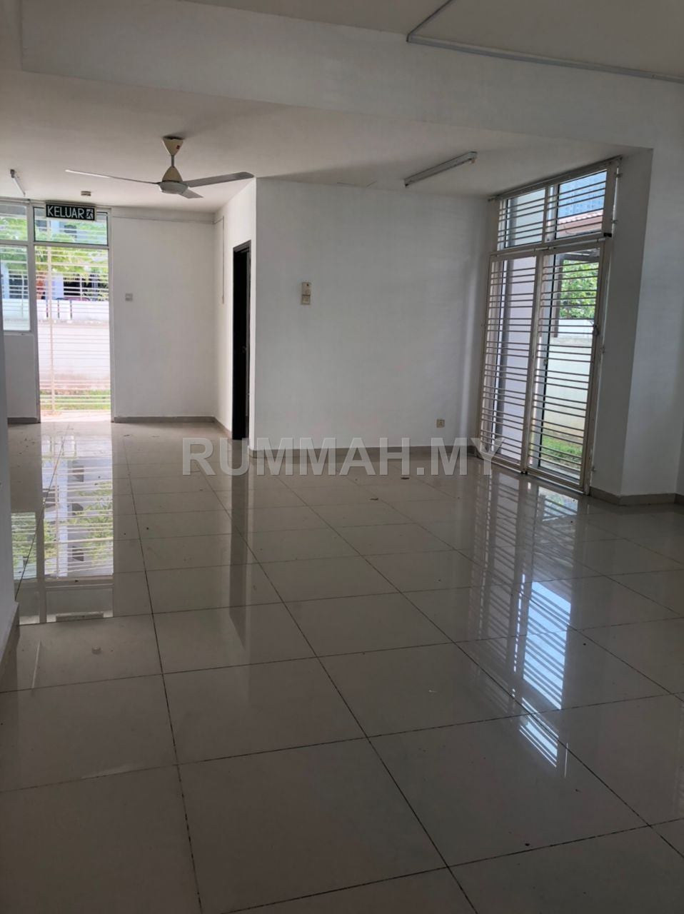 5-bedroom house in Sungai Ara, Penang for sale - 3 Storey Semi-D Zan Villa @ Sungai Ara