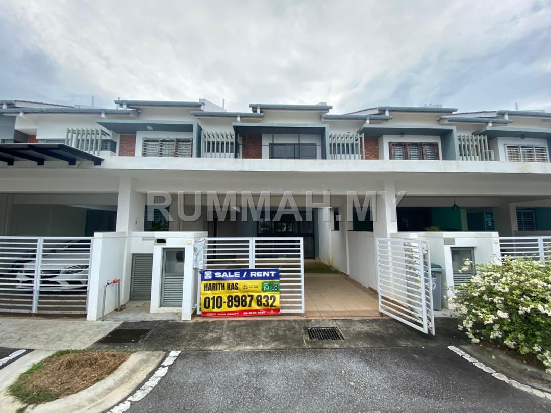 4-bedroom house in Nilai, Negeri Sembilan for sale - 2-Storey Terraced House for Sale @ Laman Mawar, Nilai | Freehold