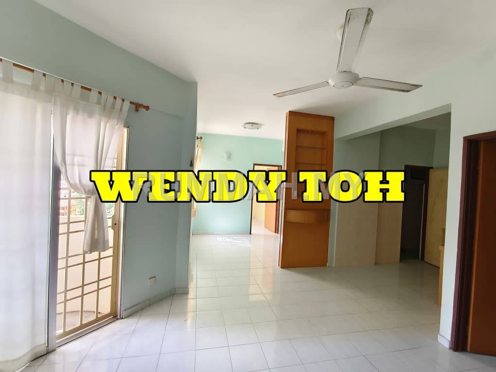 3-bedroom condo in Sungai Ara, Penang for sale - Desa Bayan 710sf Partial Furnished Kitchen Renovated 1 Car Park Bayan Lepas