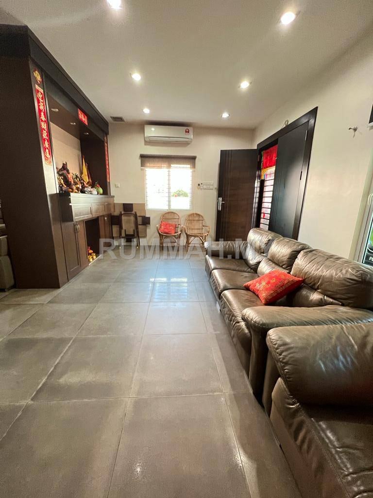 5-bedroom house in Butterworth, Penang for sale - 3 Storey Terrace Corner Gated/Guarded in Raja Uda, Butterwroth.Near Market, banks, Primary and Secodary School