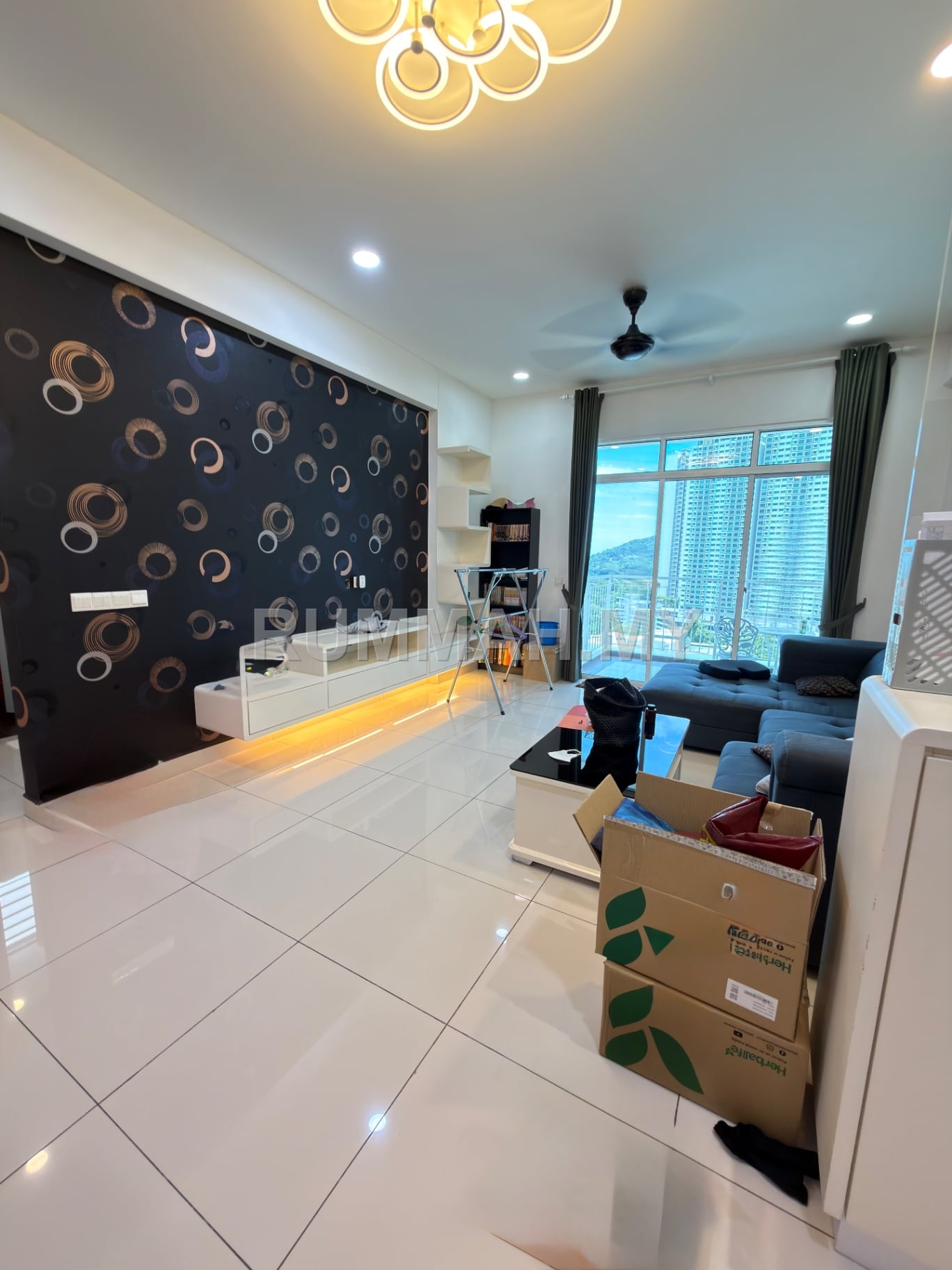 5-bedroom condo in Bayan Lepas, Penang for sale - Reflections condo 1512sf corner unit high floor big balcony