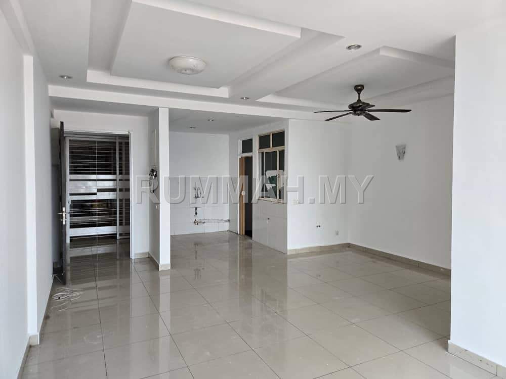 3-bedroom condo in Bayan Lepas, Penang for sale - Reflections Condominium @ Bayan Lepas For Sale