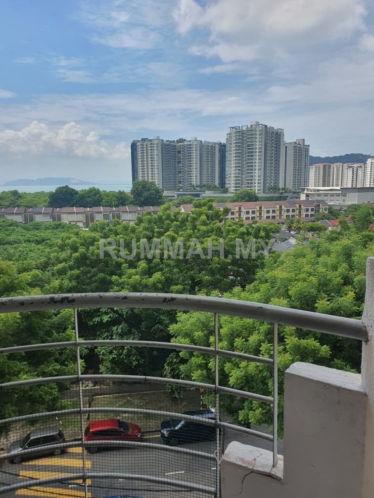 3-bedroom condo in Gelugor, Penang for sale - Desa Bistari Apartment Block A Low Floor 700sf Basic Renovated Gelugor