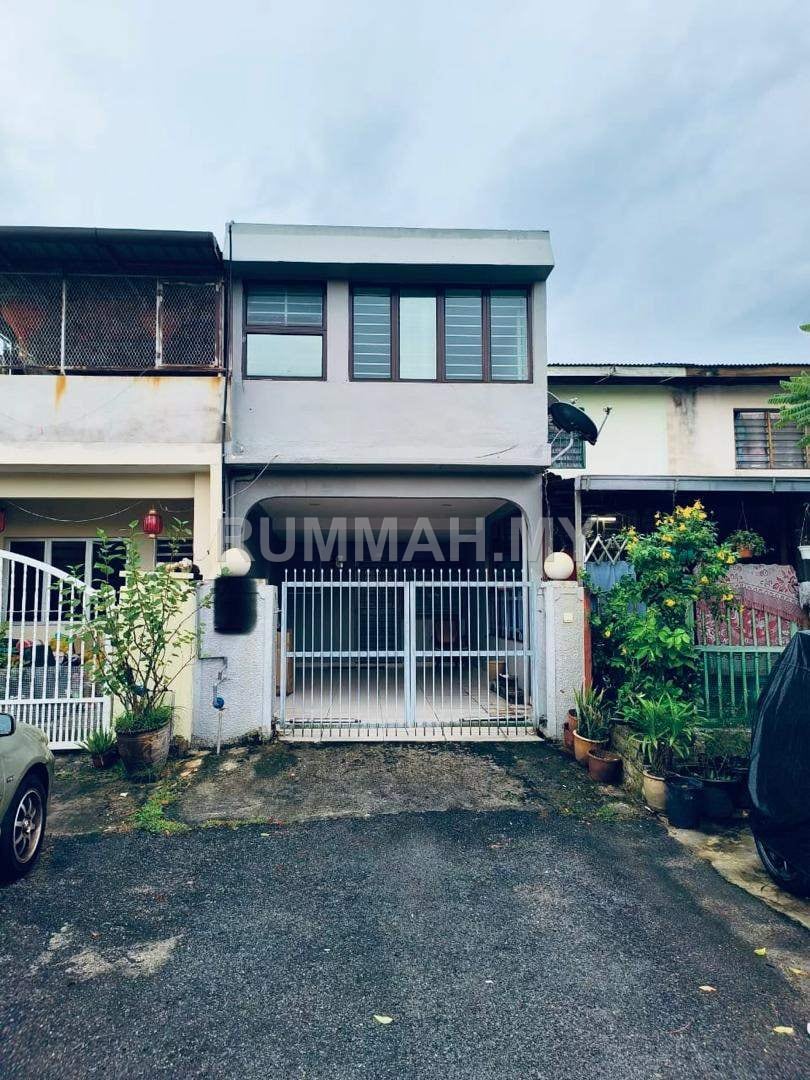 5-bedroom house in Taman Tasik Tambahan, Ampang, Kuala Lumpur for sale - Double Storey Terrace House, Taman Tasik Tambahan, Ampang (Fully Extended & Renovated )