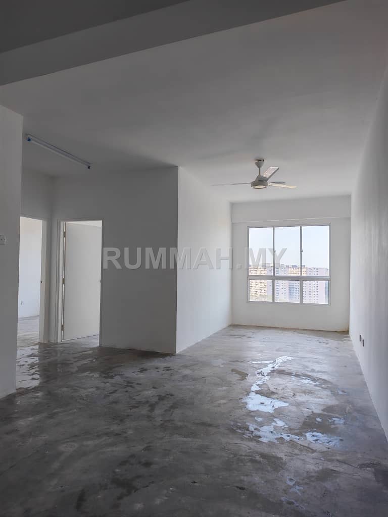 3-bedroom condo in Tanjung Tokong, Penang for sale - Tanjong Tokong apartment for SALE & RENT, Self-furnised, Low rental