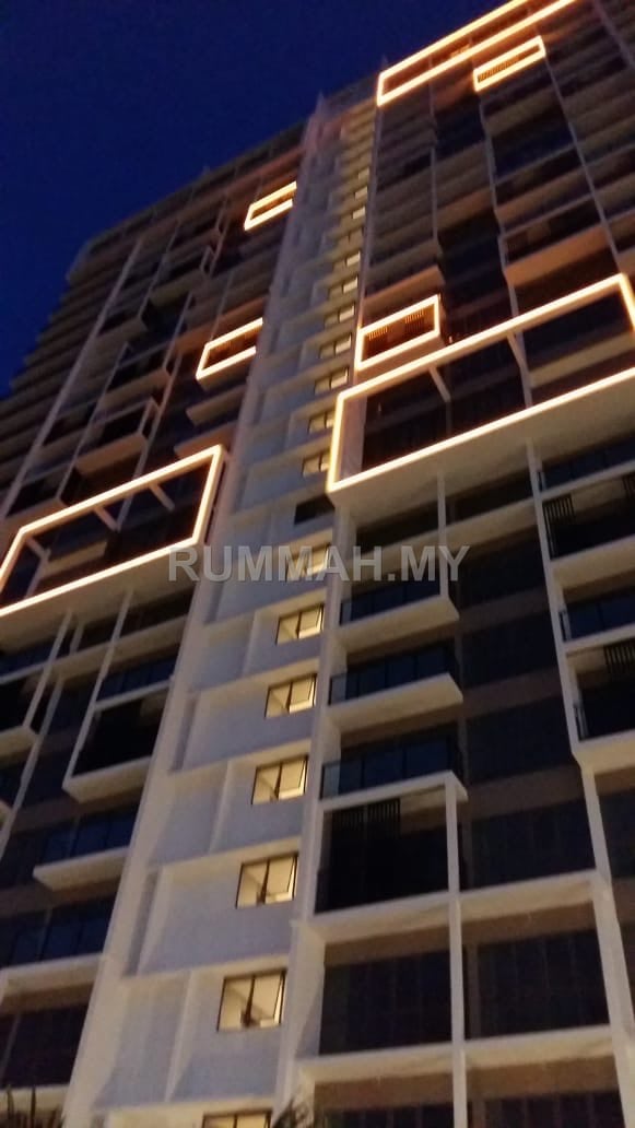 3-bedroom condo in Sungai Ara, Penang for sale - Skycube Residence @ Sungai Ara, 1200sft, Original Unit, 2CP 