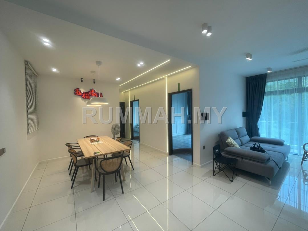 3-bedroom condo in Paya Terubong, Penang for sale - Eco terrace condo 2 car parks , reno furnished