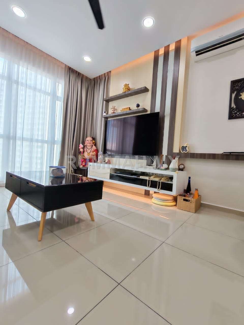 3-bedroom condo in Tanjung Tokong, Penang for sale - The Peak Residence, Tanjung Tokong | Corner Unit
