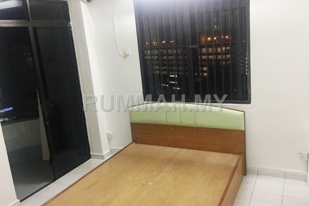 condo in Jelutong, Penang — photo 4