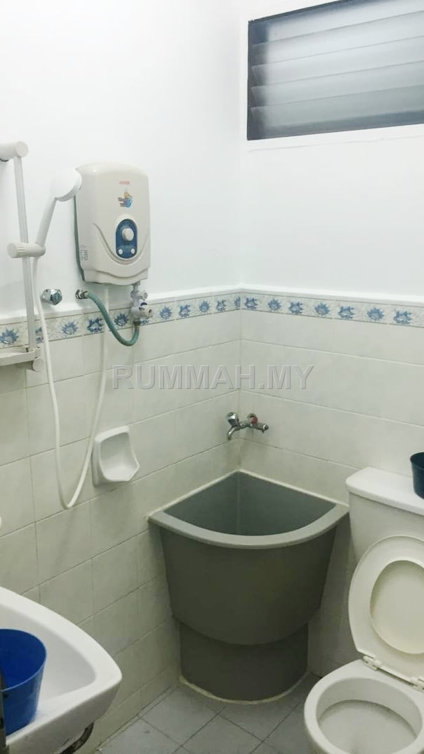 condo in Jelutong, Penang — photo 6