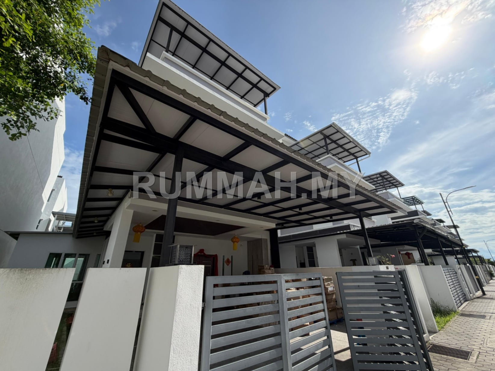 6-bedroom house in Bukit Mertajam, Penang for sale - 2.5 Storey Zerolot Bungalow Taman Lembah Permai  Bukit Mertajam