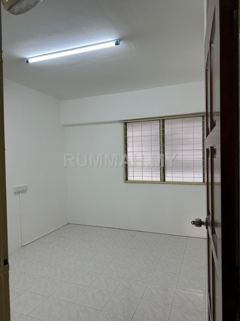 condo in Batu Lanchang, Penang — photo 6