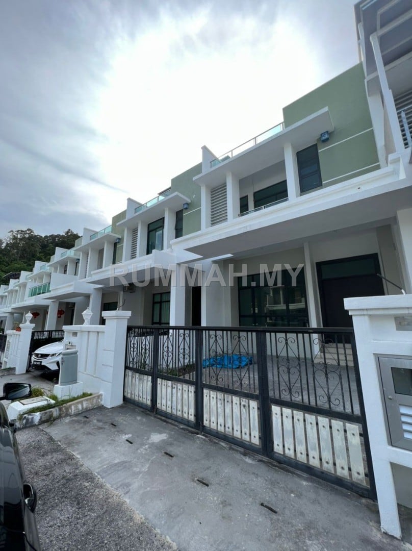 4-bedroom house in Sungai Ara, Penang for sale - Stramax Residences, Sungai Ara