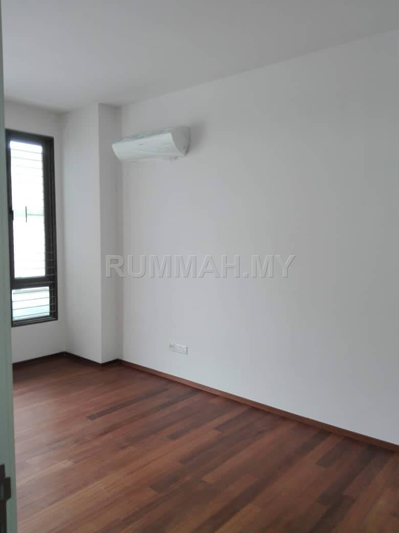 6-bedroom house in Gelugor, Penang for sale - Raffles Residence 199