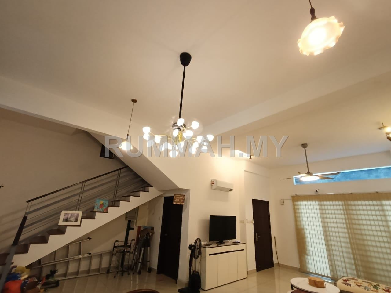 5-bedroom house in Sungai Ara, Penang for sale - Jalan Sungai Ara 1 Terrace ,3 storey with LIFT