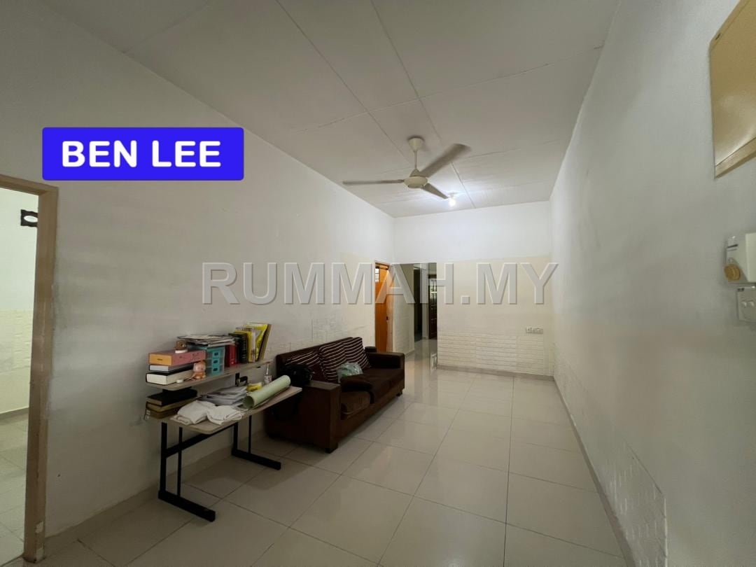 3-bedroom house in Gelugor, Penang for sale - Taman Pantai Jerjak Single Storey Terrace Gelugor Near Lip Sin