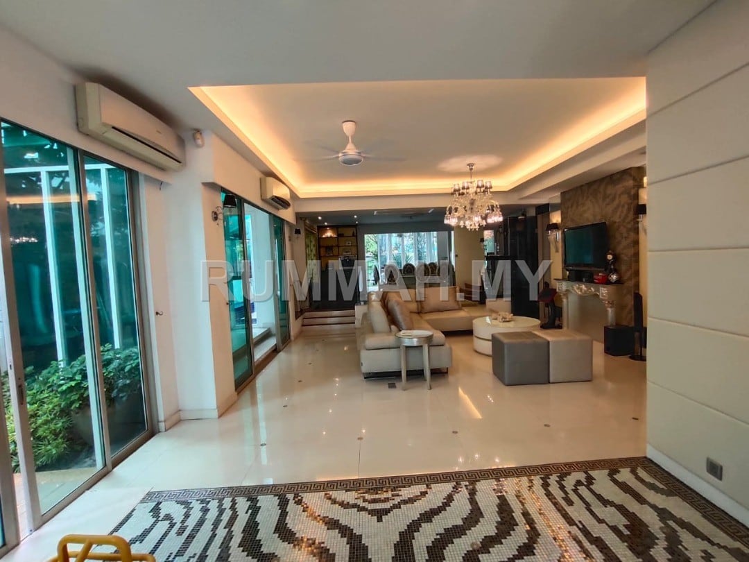 5-bedroom house in Sungai Nibong, Penang for sale - Bay Garden 3 storey Semi D @ Bayan Indah