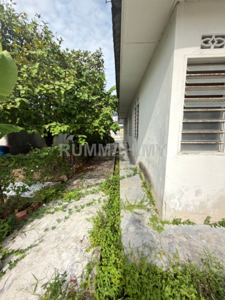 house in Sungai Ara, Penang — photo 2