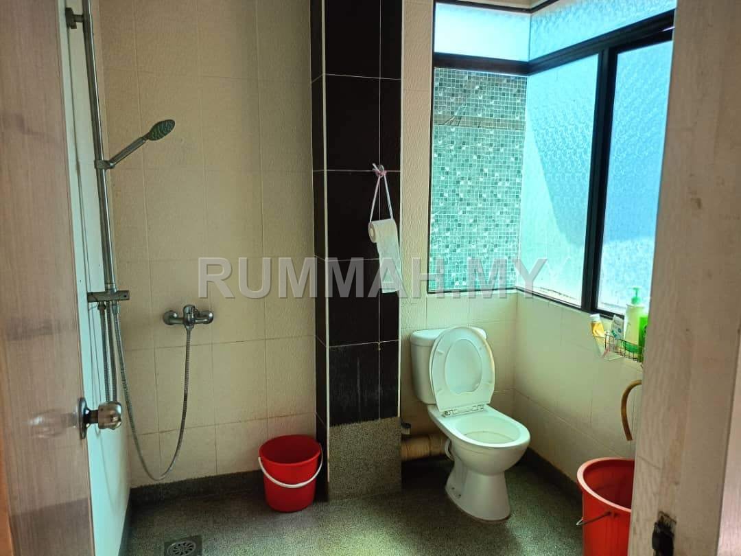house in Bukit Jambul, Penang — photo 2
