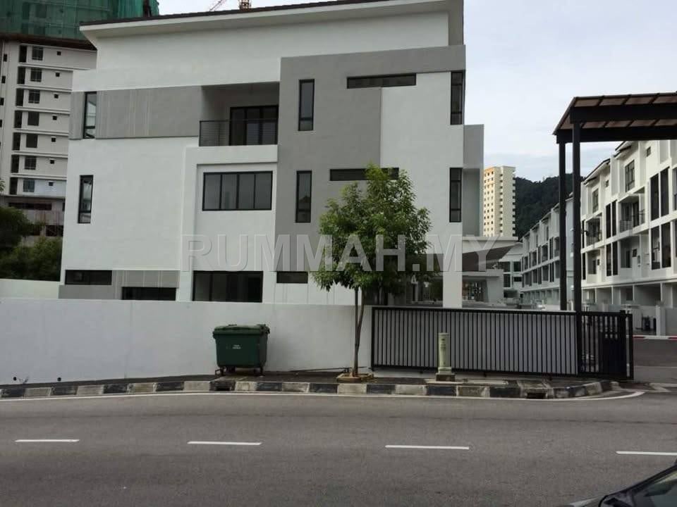 house in Bukit Jambul, Penang — photo 2