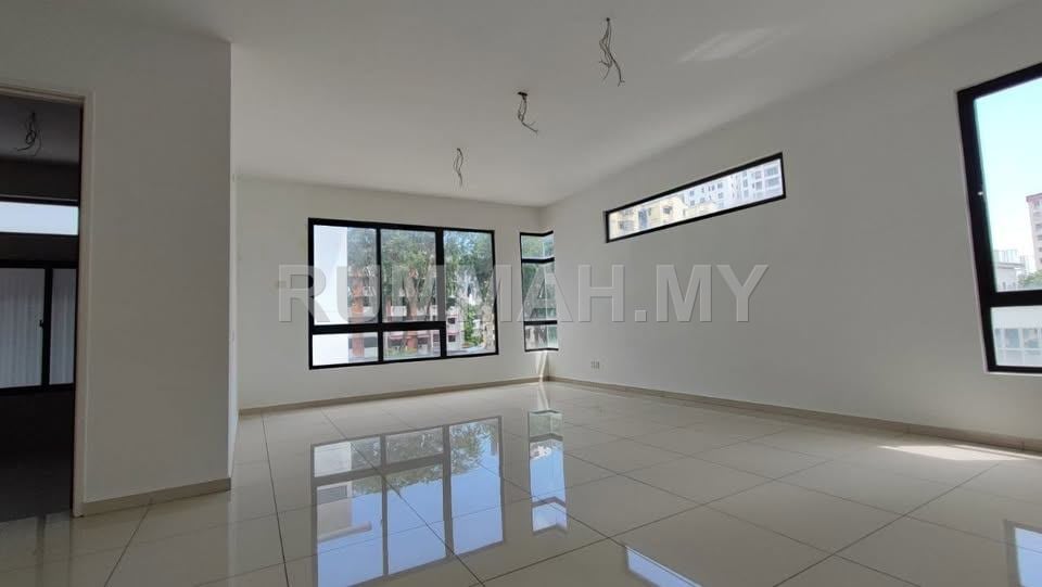 house in Bukit Jambul, Penang — photo 3