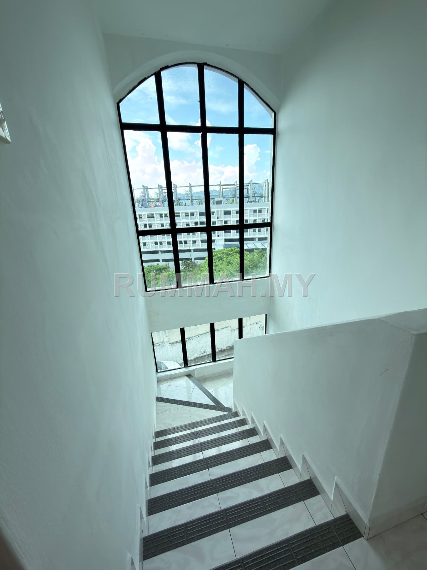 4-bedroom house in Sungai Nibong, Penang for sale - Krystal court 3 storey townhouse sungai nibong bayan lepas