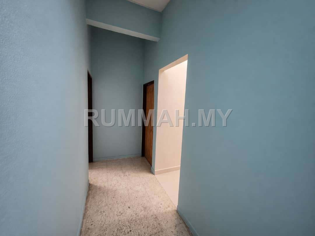 house in Permatang Tinggi, Penang — photo 5