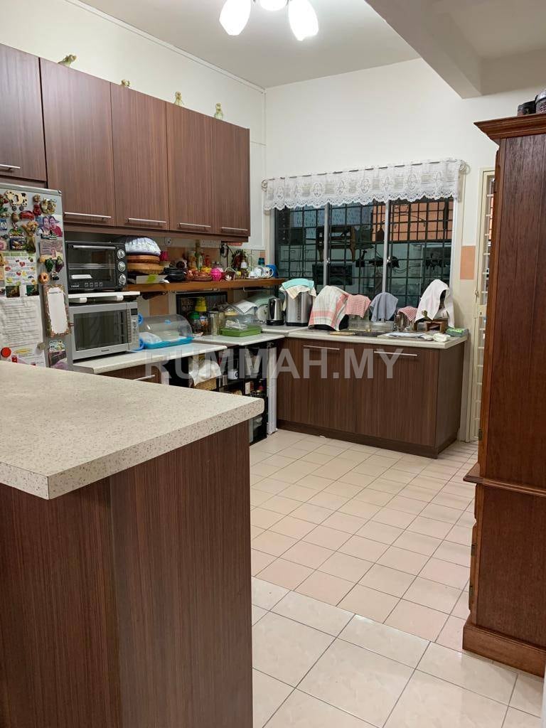 house in Taman Bukit Emas Seri Kembangan, Selangor — photo 5
