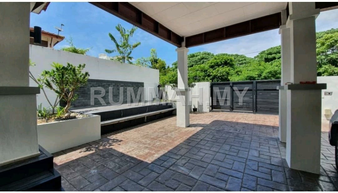 house in Gelugor, Penang — photo 2