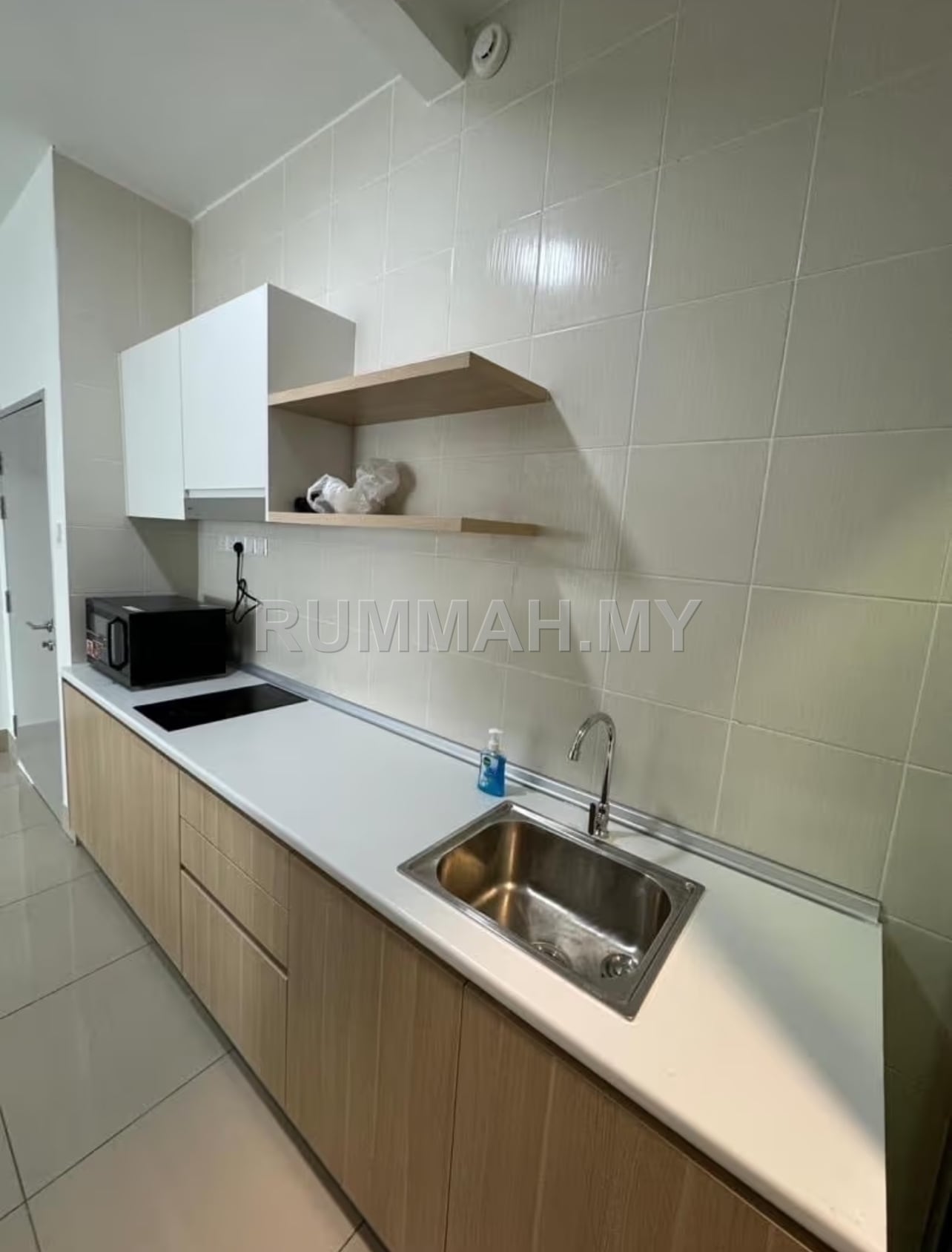 condo in Teluk Kumbar, Penang — photo 4