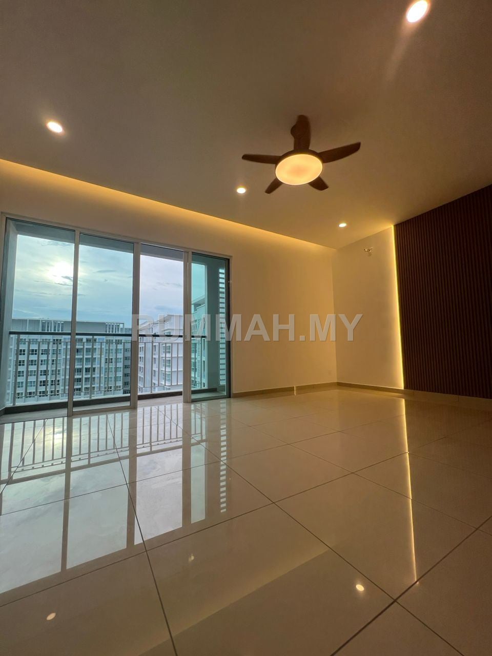 3-bedroom condo in Bayan Lepas, Penang for sale - Imperial Grande Block A High Floor 1012sf 2CP Fully Renovated Sungai Ara