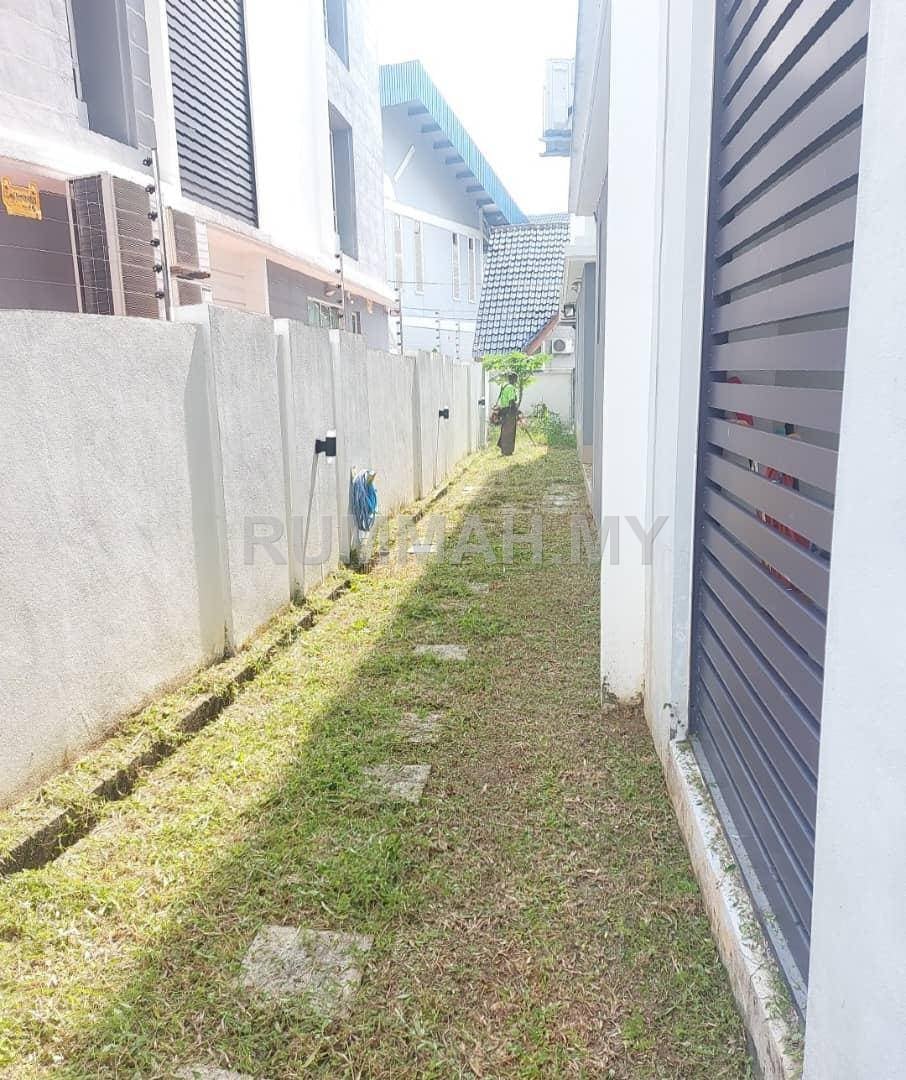 house in Batu Uban, Penang — photo 2