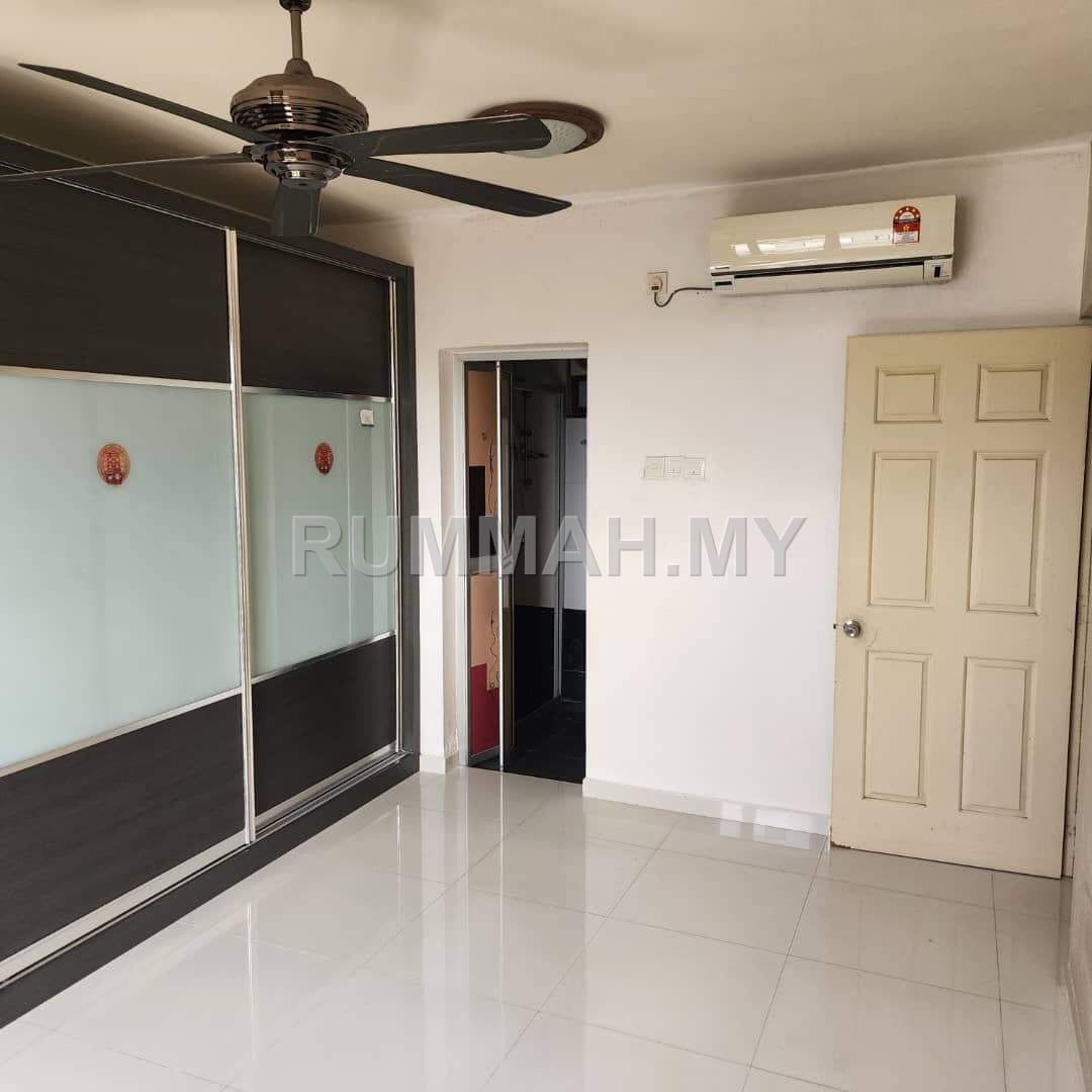 condo in Sungai Ara, Penang — photo 4