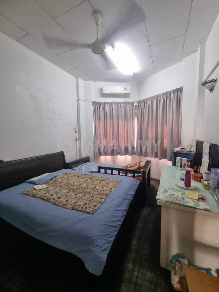 condo in Pulau Tikus, Penang — photo 6