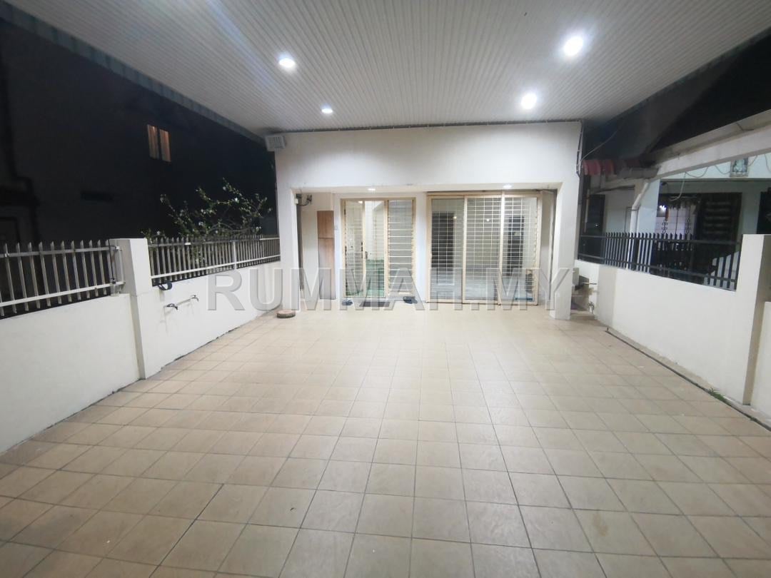 4-bedroom house in Bayan Baru, Penang for sale - 2storey terrace for sales at bukit jambu
