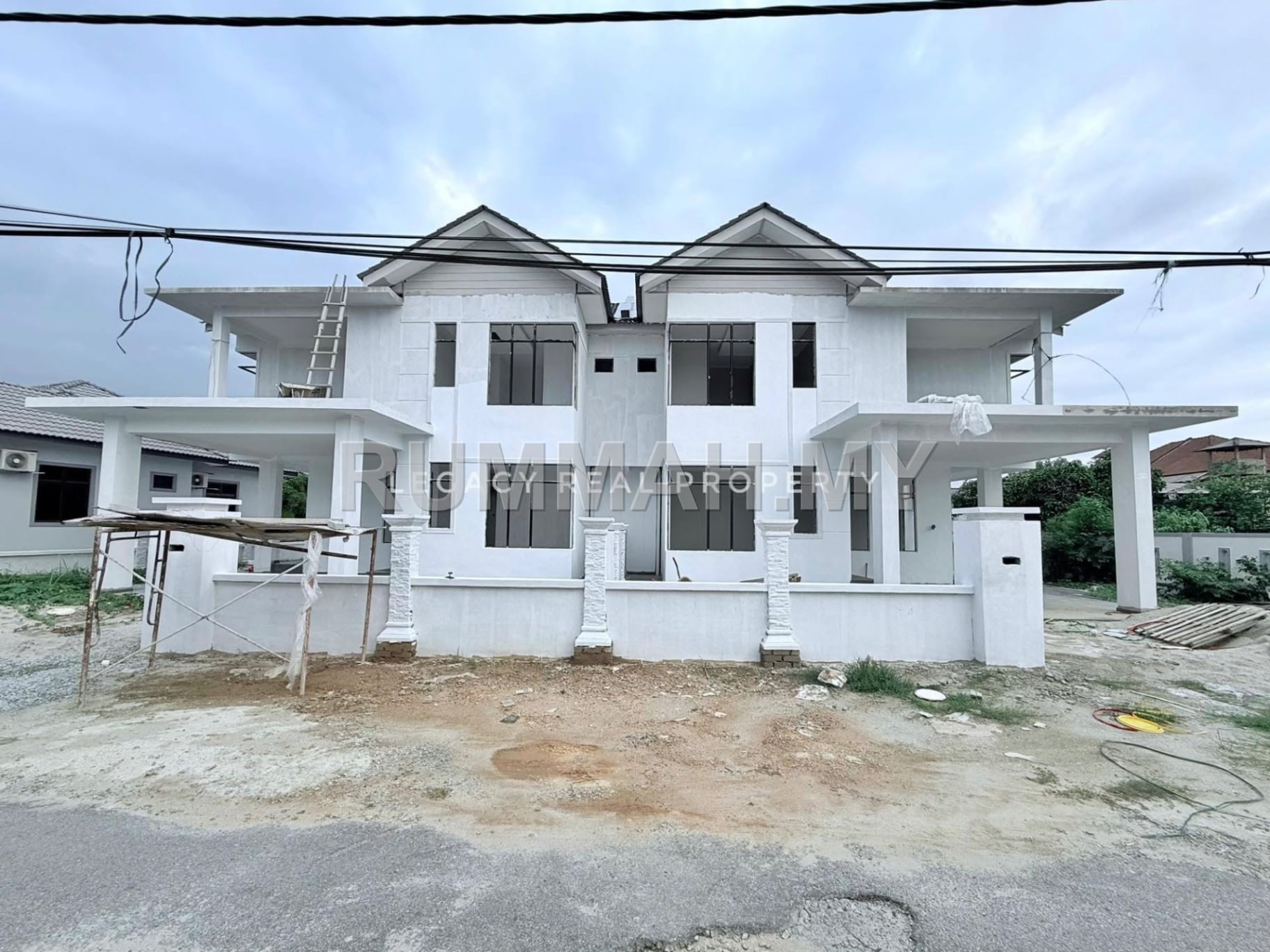 5-bedroom house in Kota Bharu, Kelantan for sale - Unit Akhir Semi-D Moden 2 Tingkat Di Chempaka, Kota Bharu. Untuk Dijual