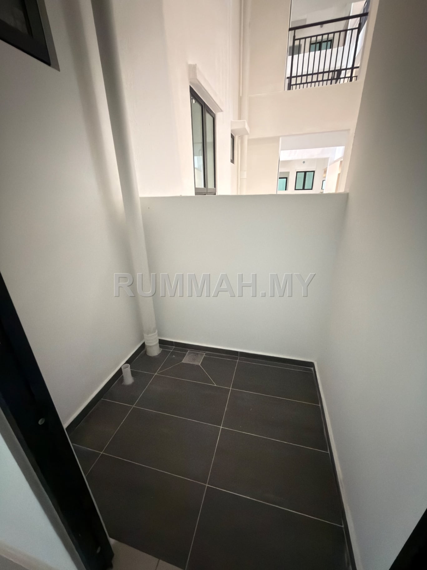 condo in Teluk Kumbar, Penang — photo 2