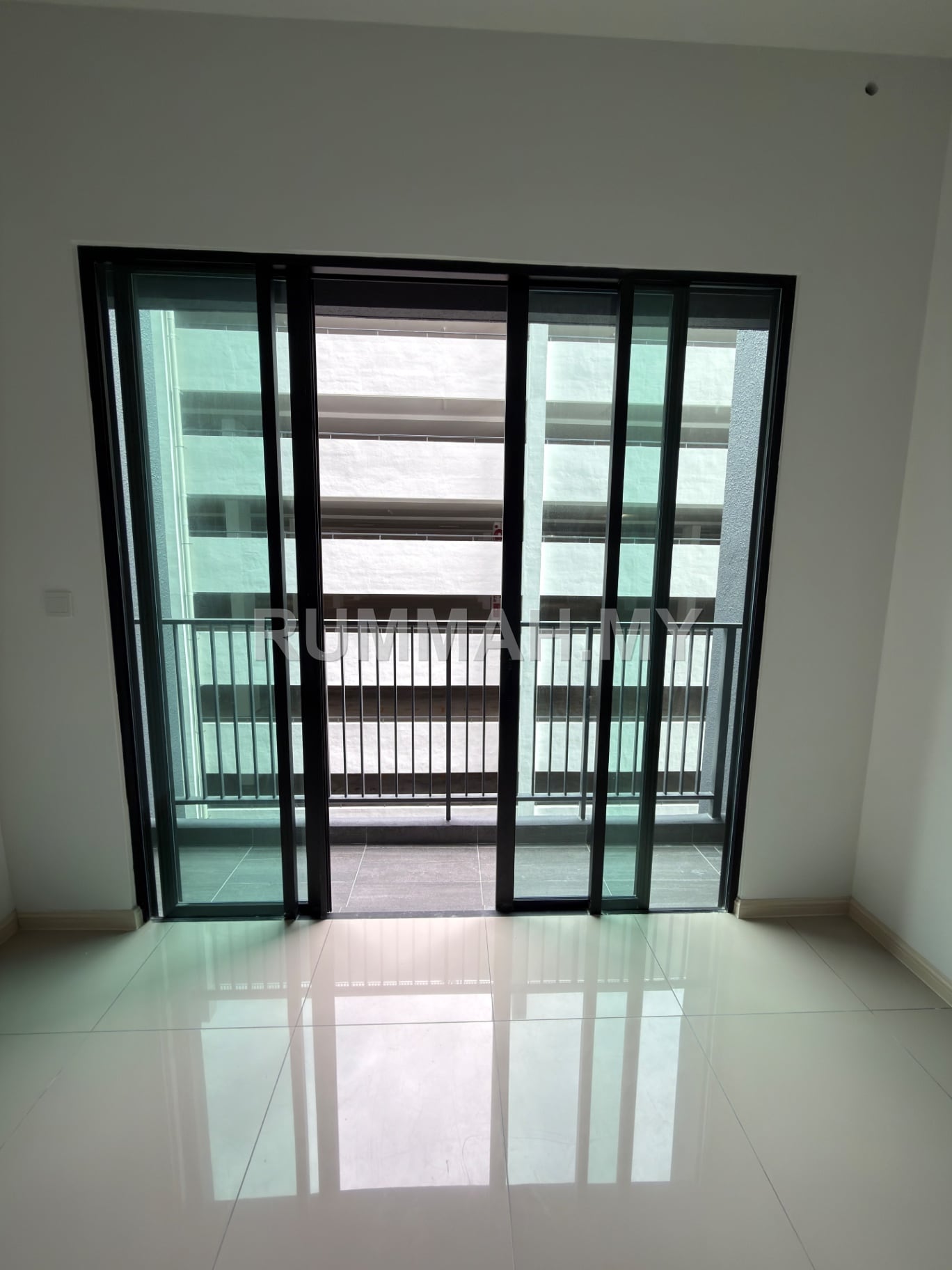 condo in Teluk Kumbar, Penang — photo 6