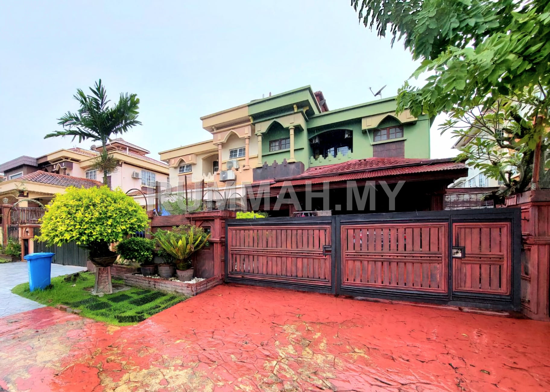 5-bedroom house in Seksyen 13 Shah Alam, Selangor for sale - Facing Open D'Kayangan Seksyen 13 Shah Alam
