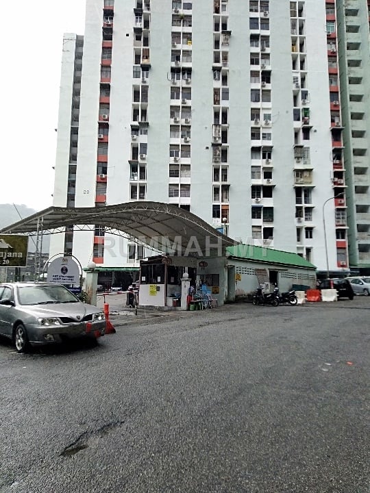 3-bedroom condo in Paya Terubong, Penang for sale - Apartment Desa Saujana, Paya Terubong, Pulau Pinang