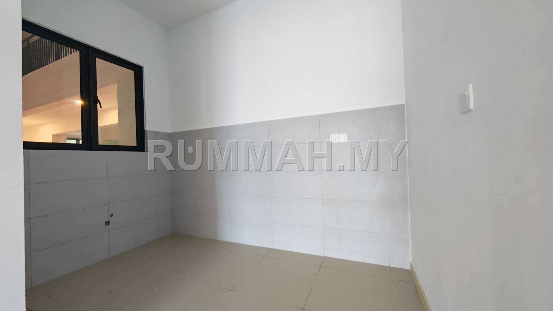 condo in Teluk Kumbar, Penang — photo 5