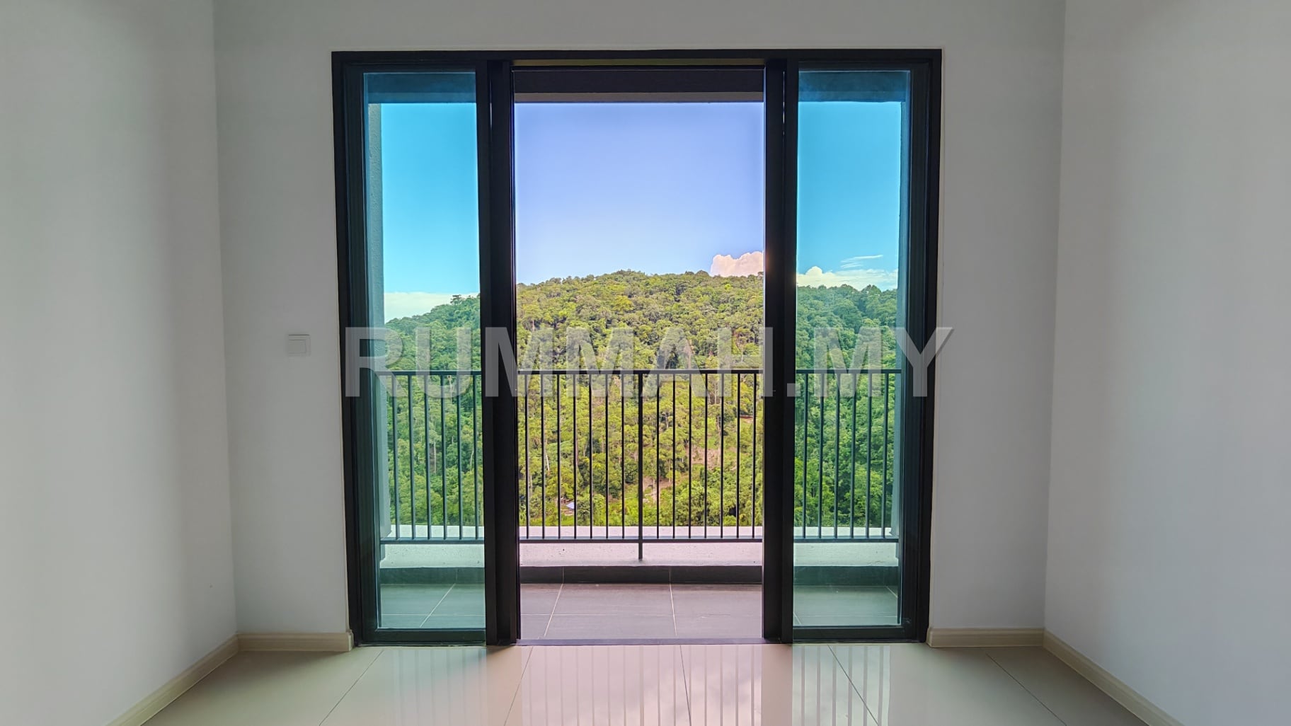 condo in Teluk Kumbar, Penang — photo 3