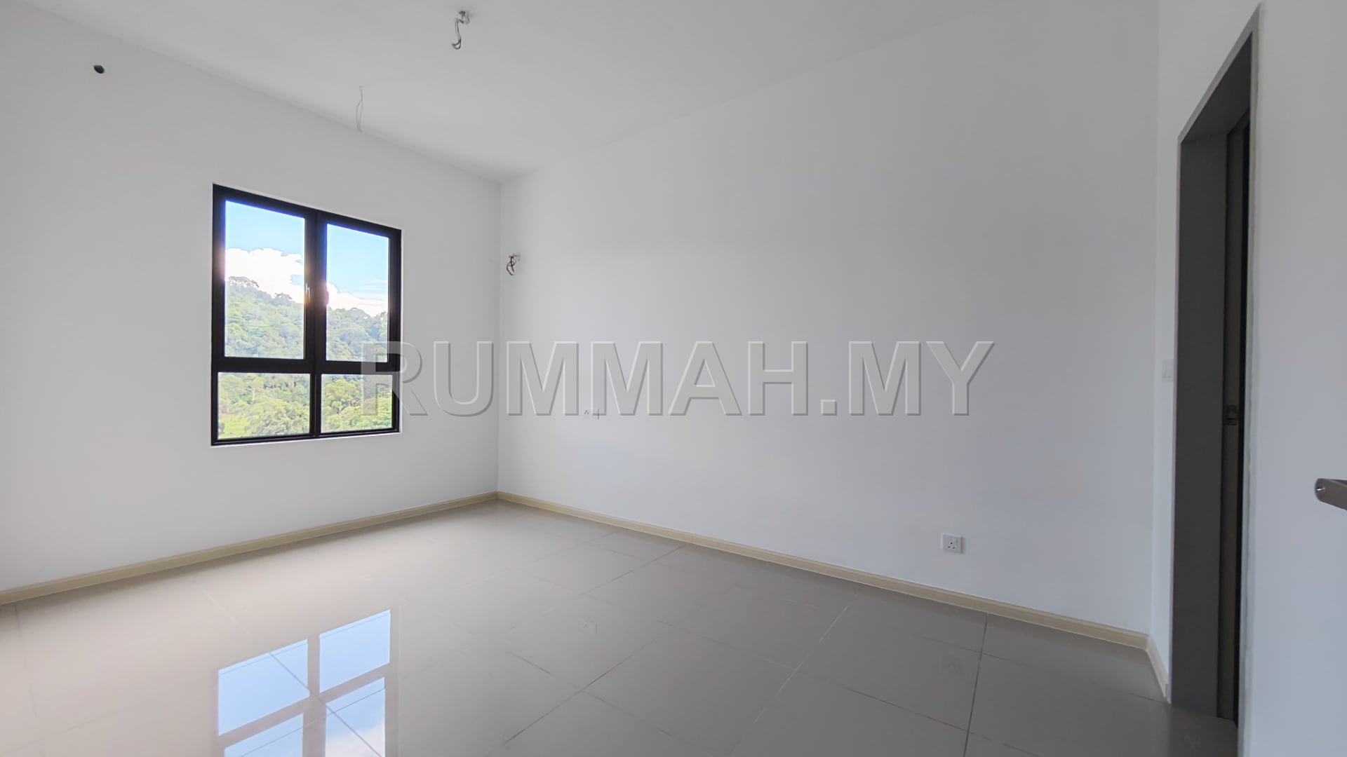 condo in Teluk Kumbar, Penang — photo 7