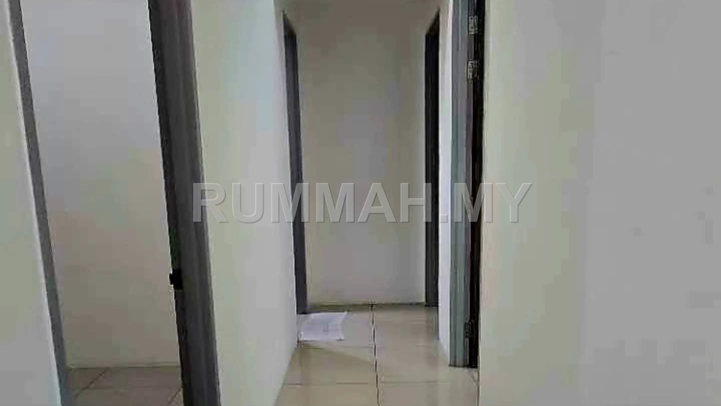 condo in Gelugor, Penang — photo 5