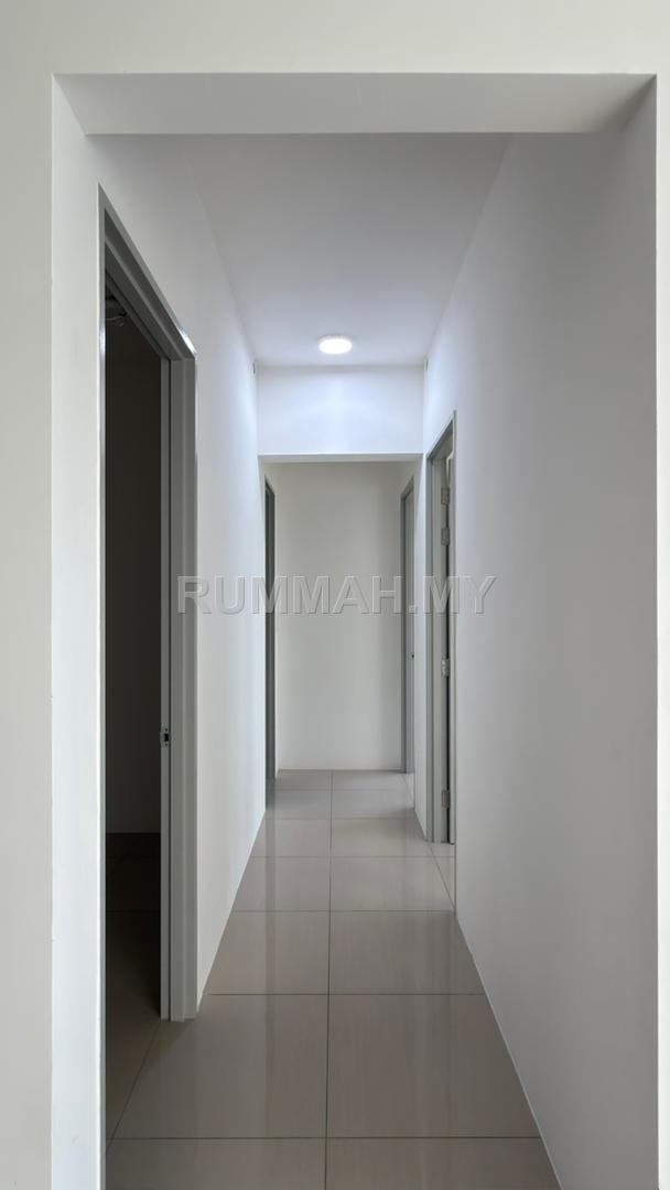 condo in Gelugor, Penang — photo 5