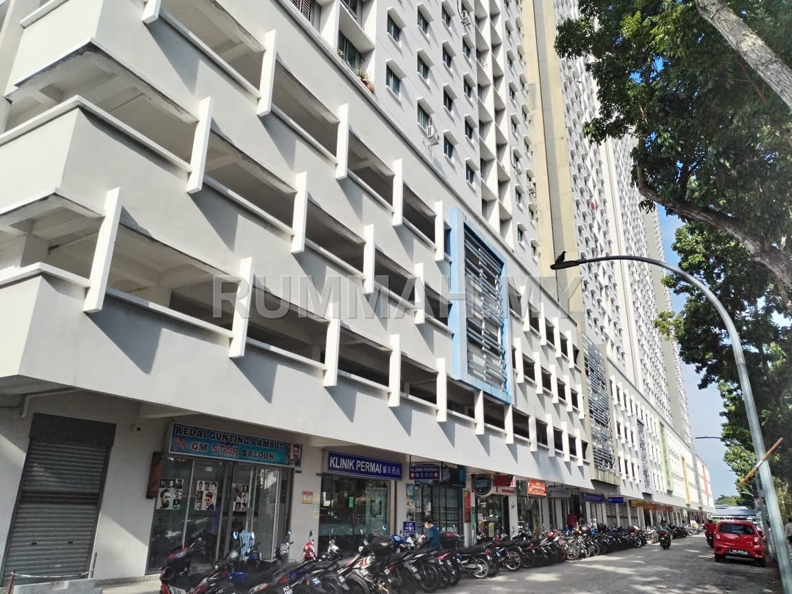 condo in Gelugor, Penang — photo 4