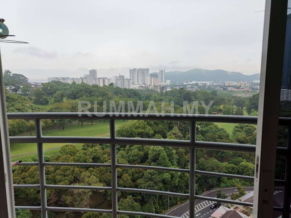 3-bedroom condo in Bukit Jambul, Penang for sale - Golf View • Fully Furnished & Fully Renovated! For Sale!