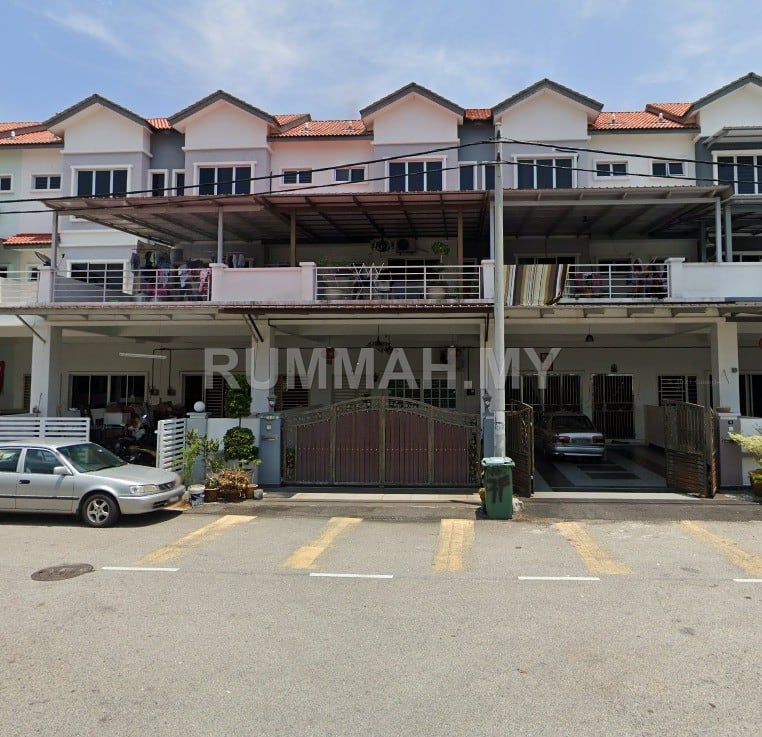 4-bedroom house in Butterworth, Penang for sale - 2.5-Storey Terraced House for Sale @ Tanjung Indah, Butterworth | Fully Furnished