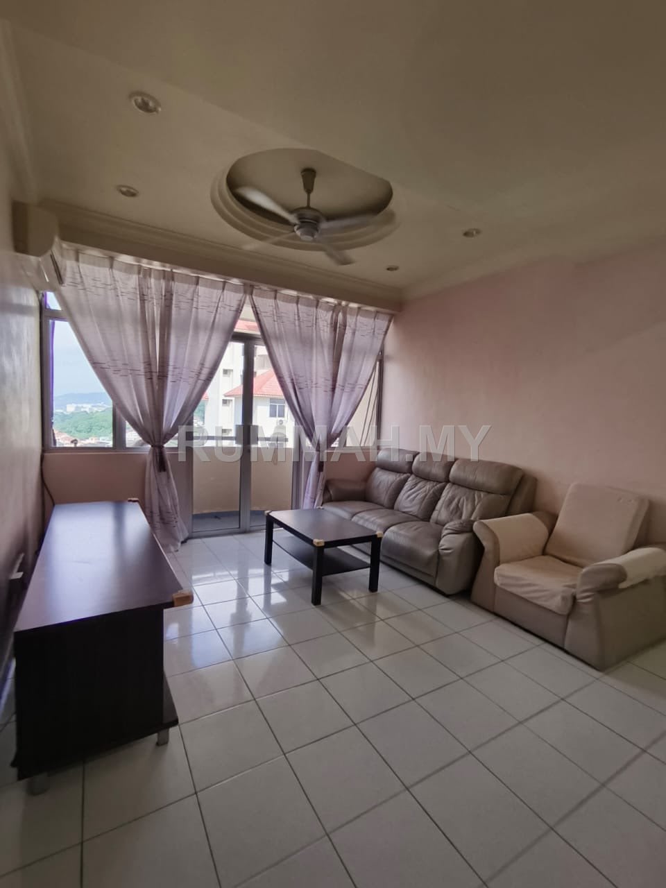 3-bedroom condo in Gelugor, Penang for rent - Taman Jubilee Phase 5 Begonia (Block 29) Taman lip sin 